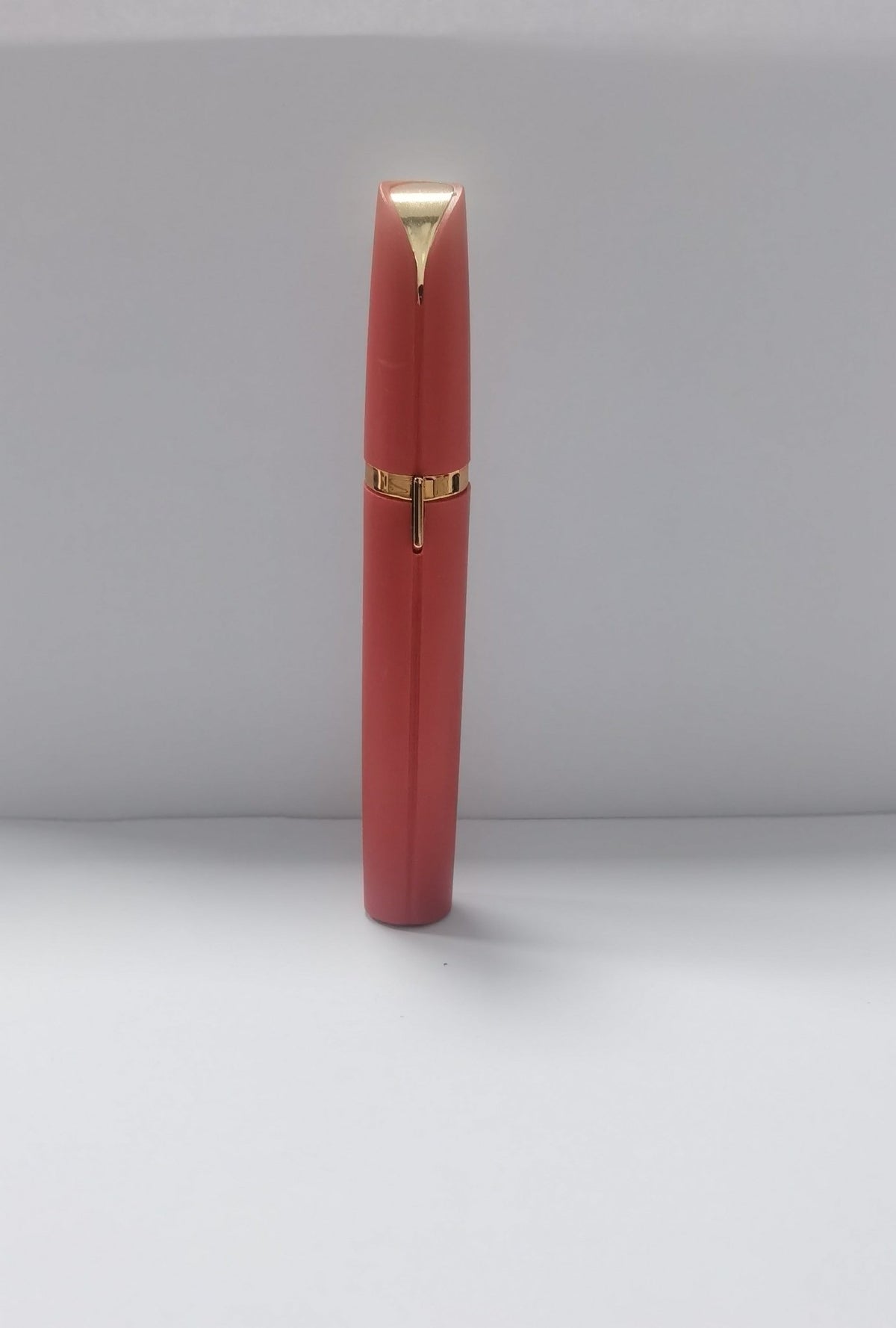 Mini Electric Eyebrow Trimmer with LED Light – photo 13